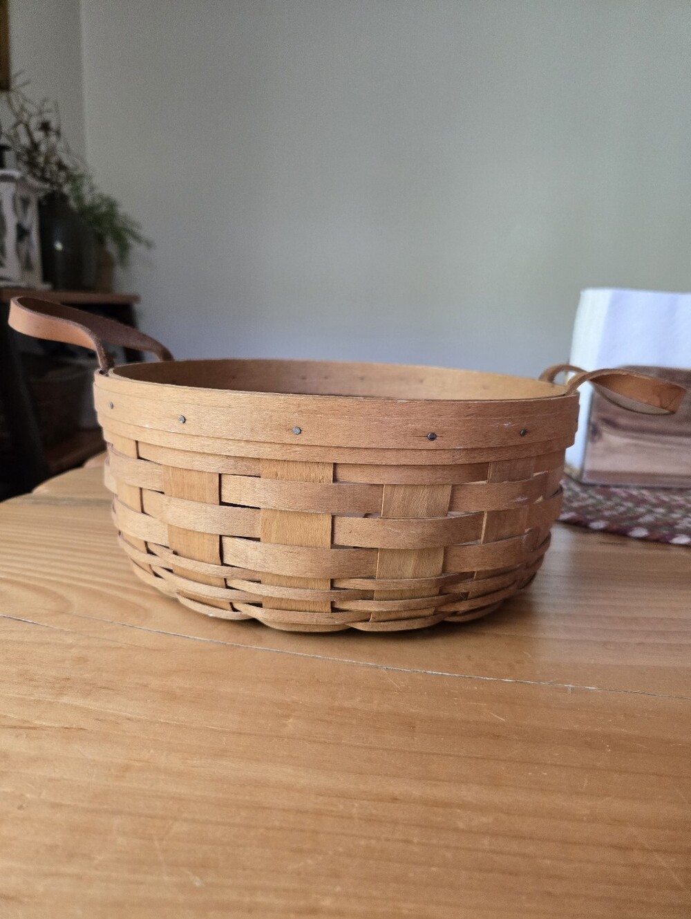 Longaberger 1993 Vintage Round Darning Basket